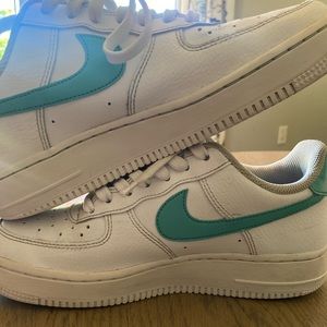Nike Air forces 1 - 7.5 in women’s  white and turquoise/teal